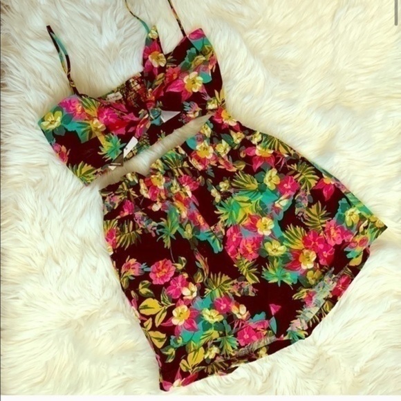 Express high waist shorts & crop top Floral set XS - Picture 2 of 8
